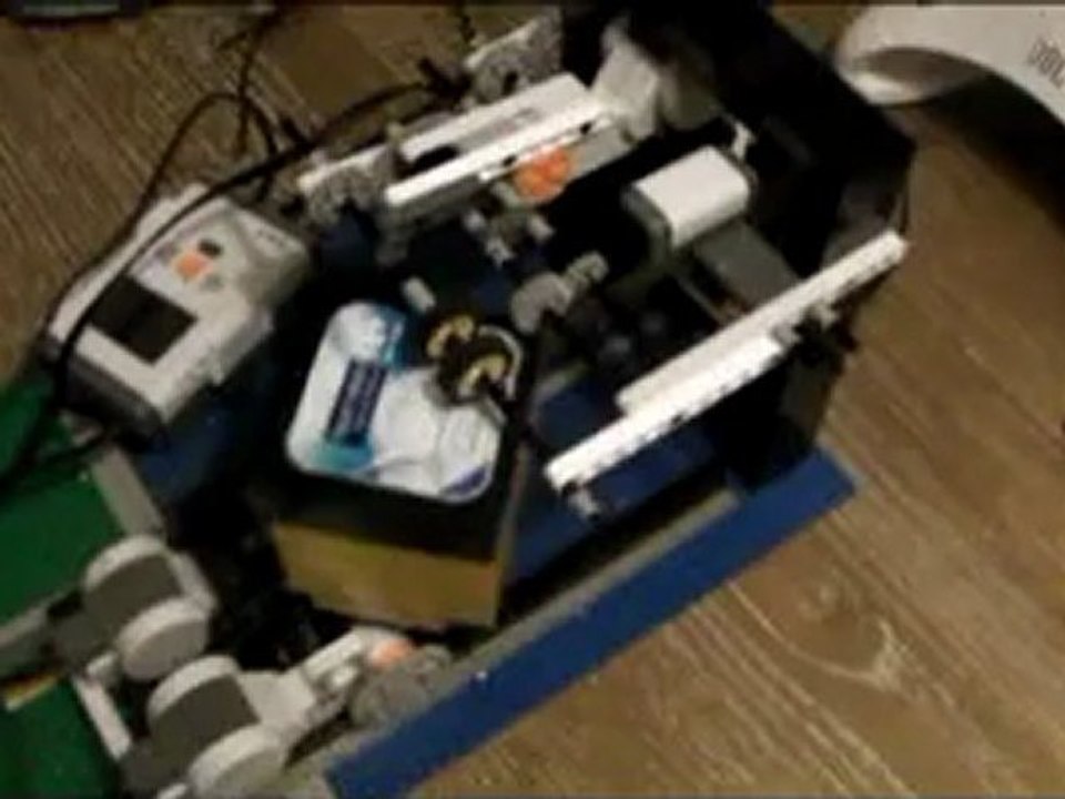 Robot ouvre yaourt en leog mindstroms nxt 2.0 - creation domotique