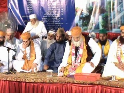 Naat by Syed Zulqarnain Ashraf Jilani (Salana Fatiha 1 October 2012)