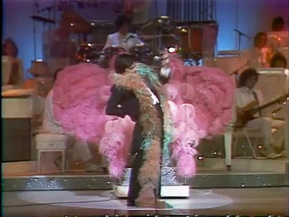 -- SHOW Thierry Le Luron- (1980)- " extrait 1/4 "