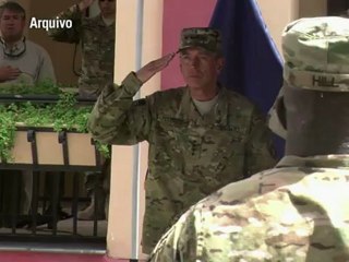 Petraeus renuncia por caso extraconjugal