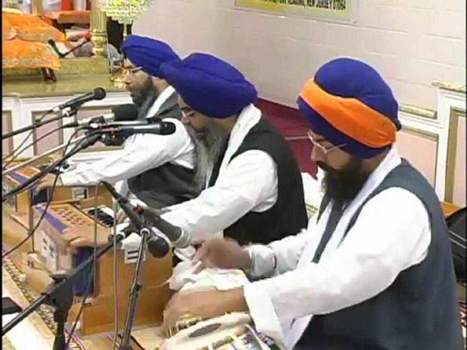 Amrit Bani. Live Shabad Kirtan. Record by Amrik Singh Carteret NJ.