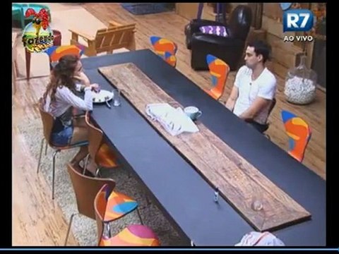 Claudia e Carril conversando 04/11 noite