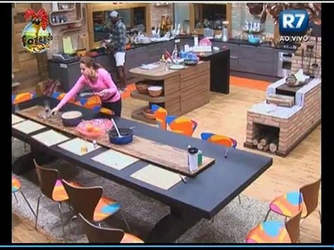 Claudia e Carril conversando com Sacramento 05/11 madrugada parte 2