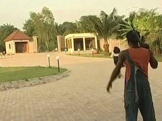 Chidi Mokeme must do his job as the body guard,Kanayo.O.Kanayo must be proctected...(His majesty2_2)