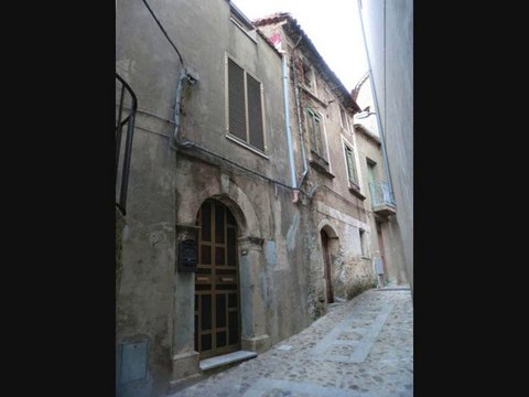 case fatiscenti nel comune di san fili chiesto dal comune 800 euro di imu