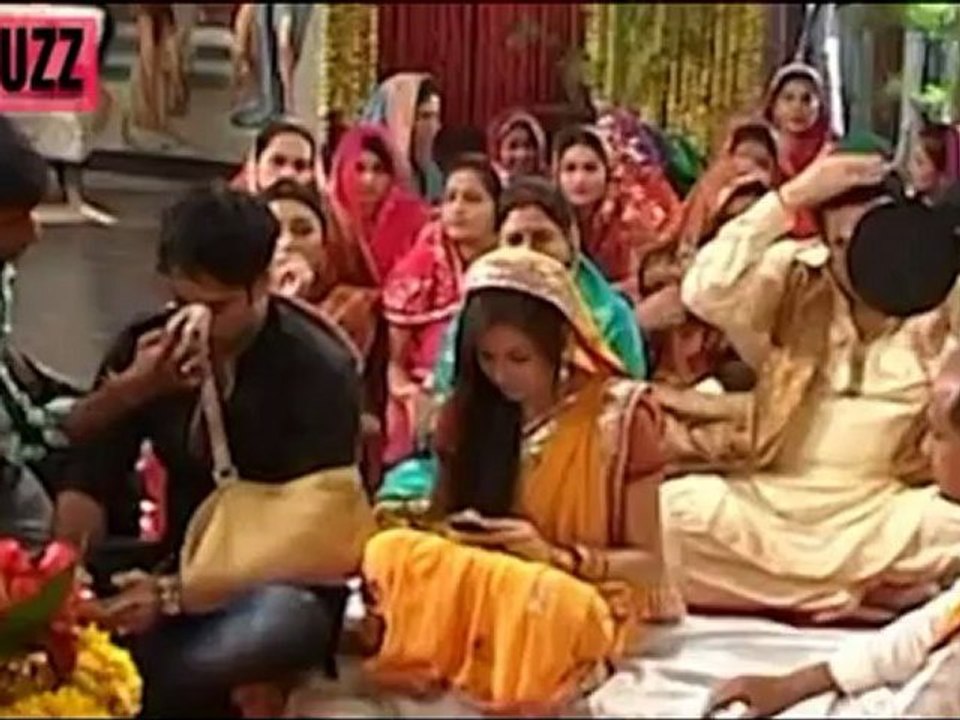 Madhubala OBSERVES KARVA CHAUTH for RK in Madhubala Ek Ishq Ek Junoon 12th November 2012