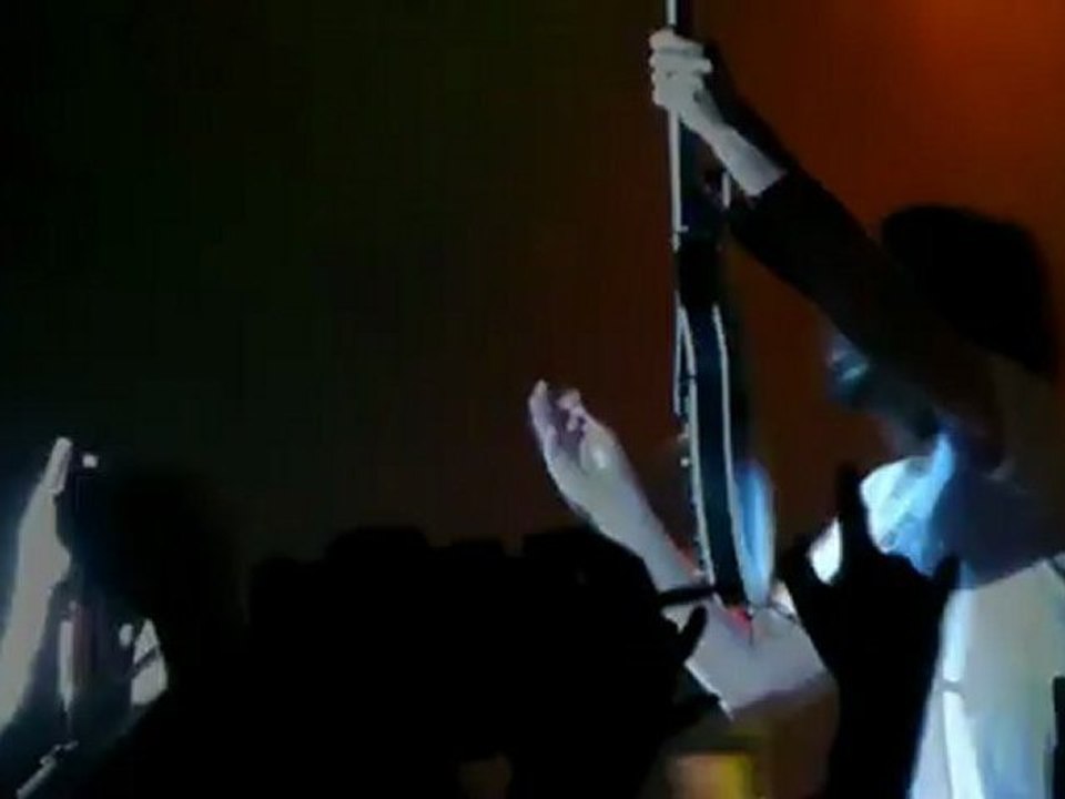 Soundgarden - "Spoonman (live)"
