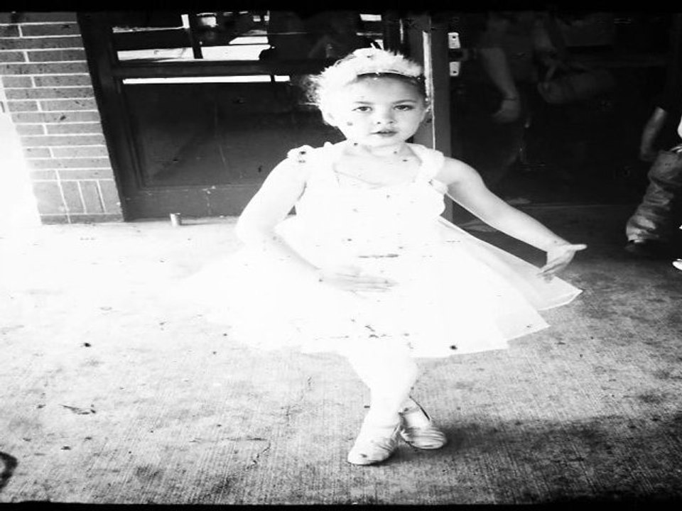 AURELIE DANSE [ LE CLIP VIDEO ]  Johann Tabart
