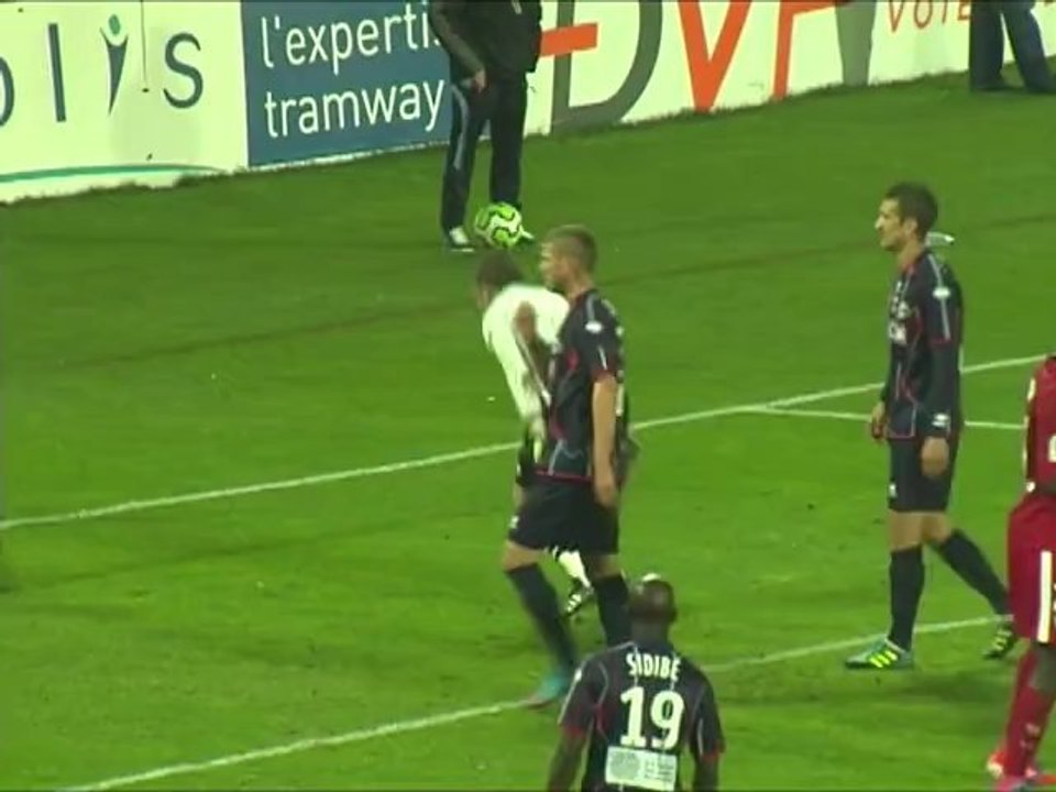 Dijon FCO (DFCO) - Nîmes Olympique (NIMES) Le résumé du match (14ème journée) - saison 2012/2013