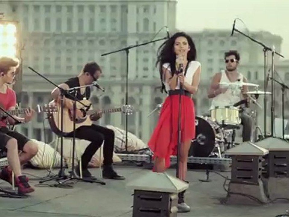 INNA - Crazy Sexy Wild ( Rock the Roof @ Bucharest )