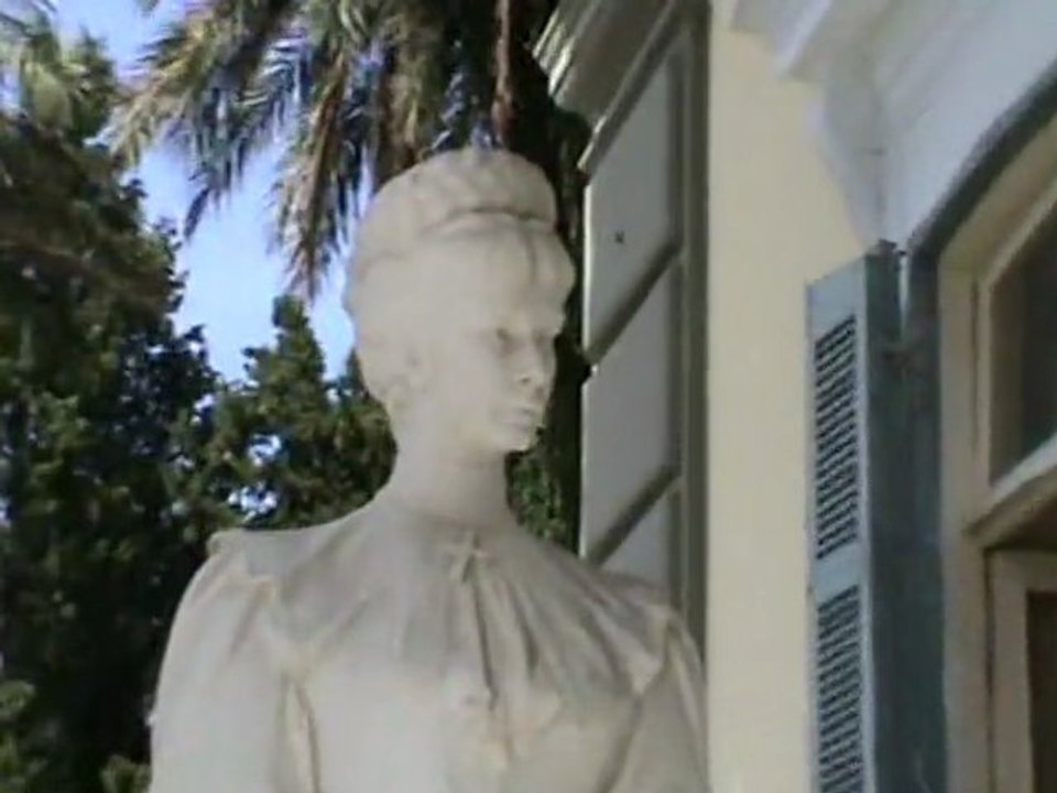 FTI Berlin Korfu Kreuzfahrt Das Schloss von Kaiserin Sissi Achillion Garten Starturen Schloss