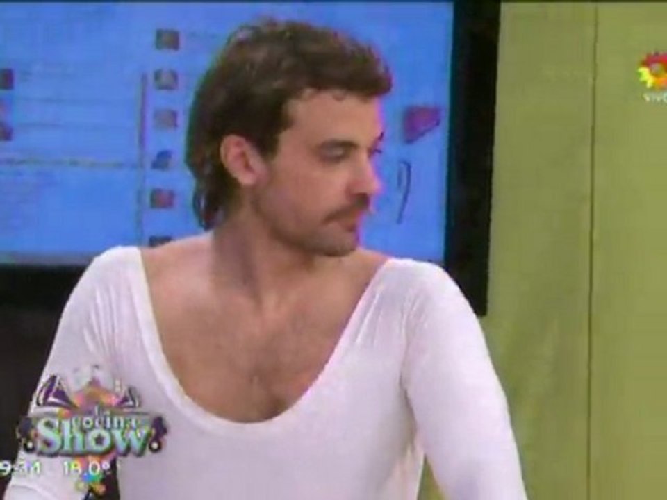 Pedro en la Cocina 19 (clase de danza clásica 2-genial Pedro bailando) - 10 de Noviembre