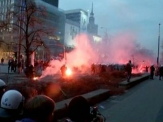 Polish police clash with far-right protesters
