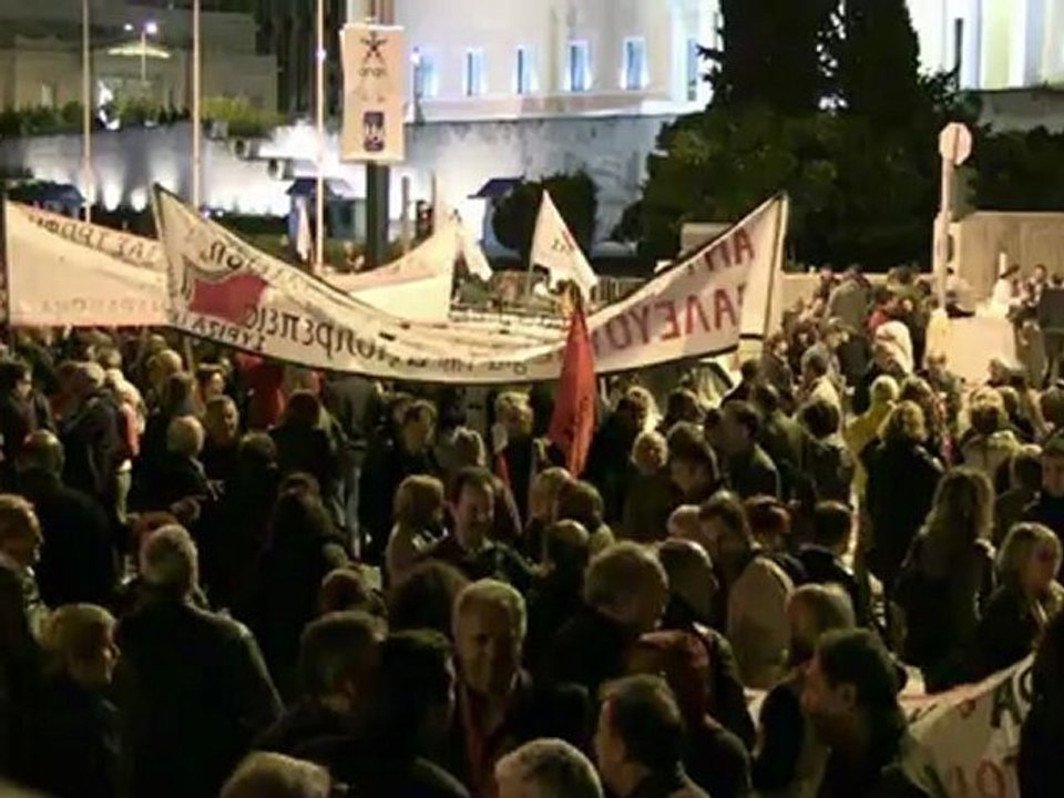 Gregos se mobilizam contra votação do orçamento 2013