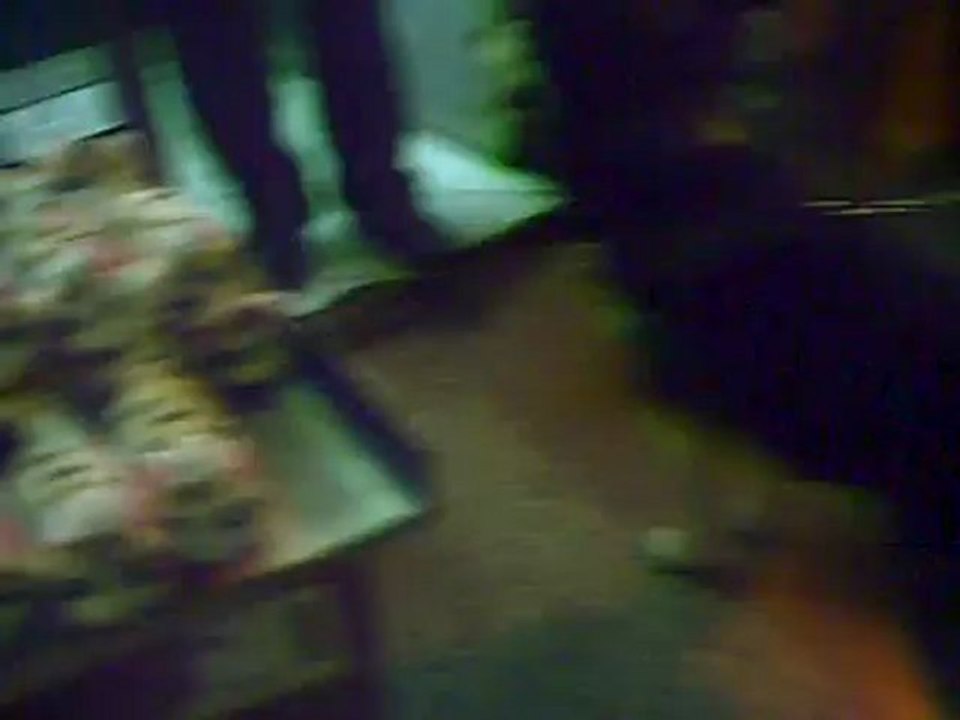 CUMHUR ÖĞRETMEN SUNAR.KÖPEK ve OYUNCAK KEDİ