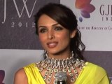 Malaika Arora Khan Prefers Chulbul Pandey Clean Shaven - Bollywood Gossip [HD]