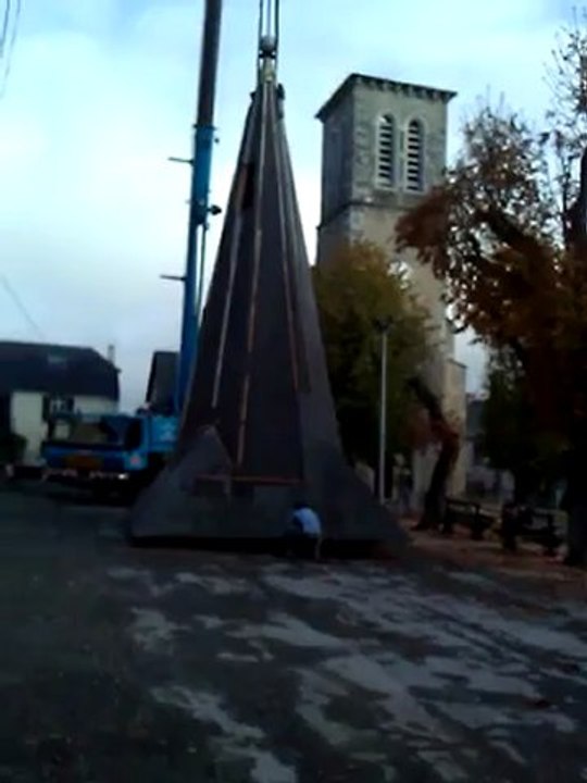 Déplacement du clocher de l'église de Heches