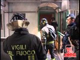 Napoli - Blitz a Scampia, carabinieri perquisiscono la vela celeste (10.11.12)