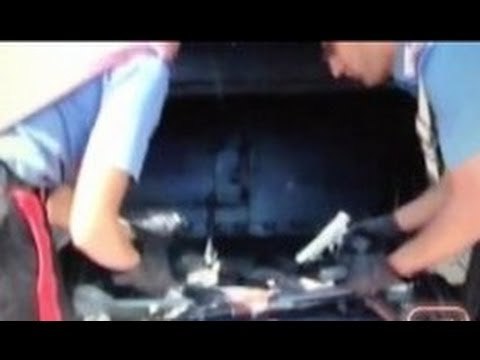 Napoli - Blitz a Scampia, carabinieri perquisiscono la vela celeste (live 10.11.12)