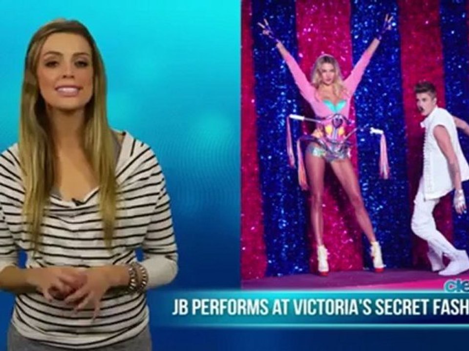#Justin Bieber Performs with Models for Victoria Secret Fashion Show Performance 2012