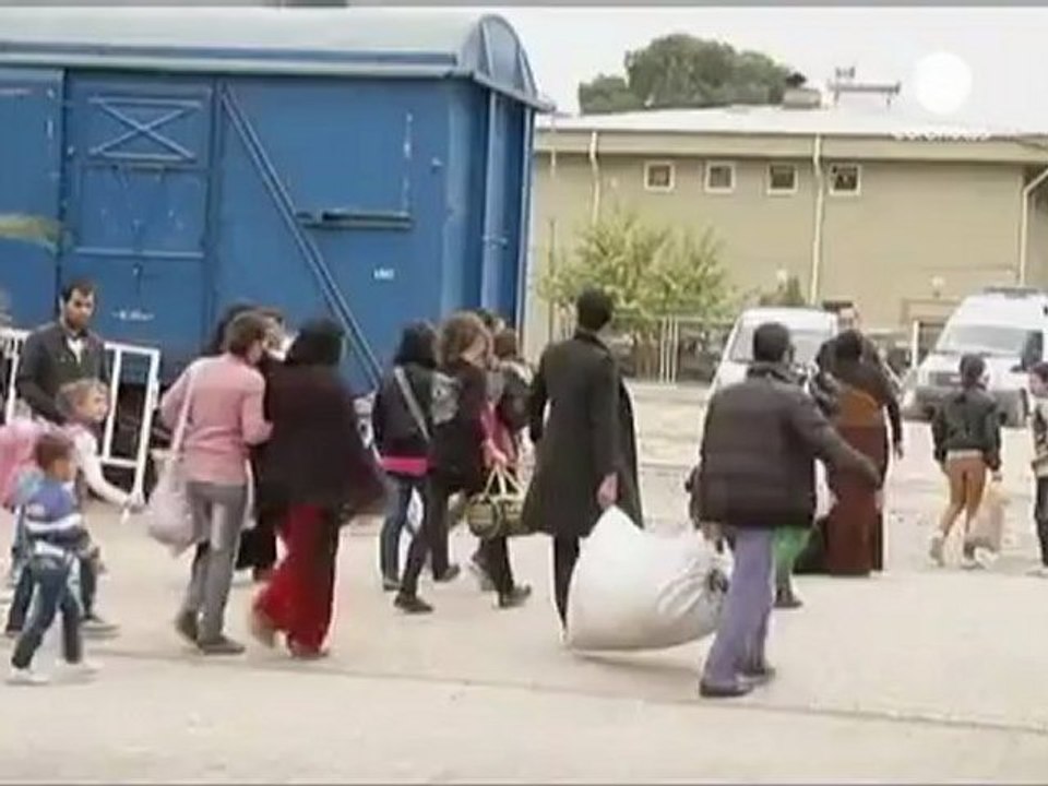Syrian army attack rebel town near Turkey