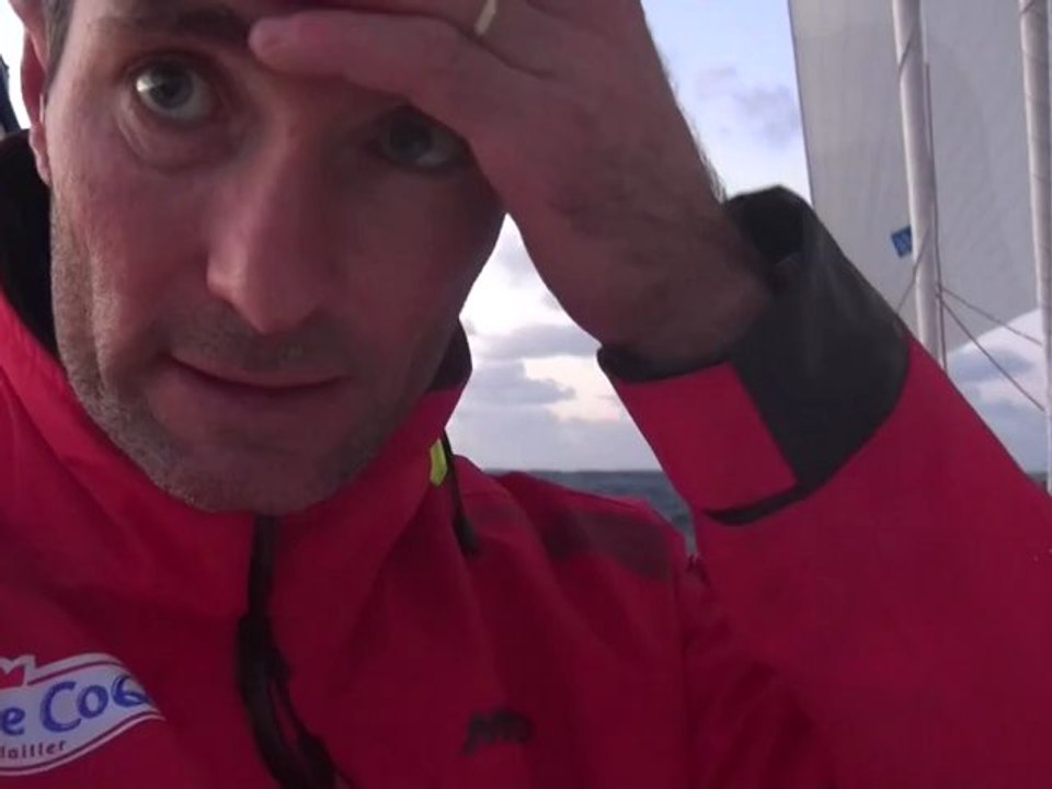 Jérémie Beyou (Maître CoQ) se prépare à empanner