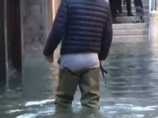 «Большая вода» не уходит из Венеции