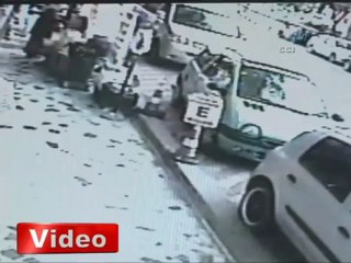 Ehliyetsiz sürücü kadınları ezdi