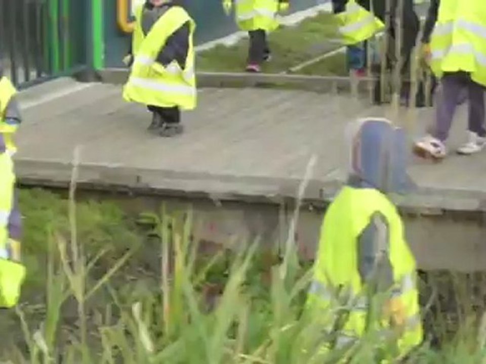 Valenciennes. L'opération nettoyage au Faubourg de Cambrai sensibilise les enfants au respect de l'environnement