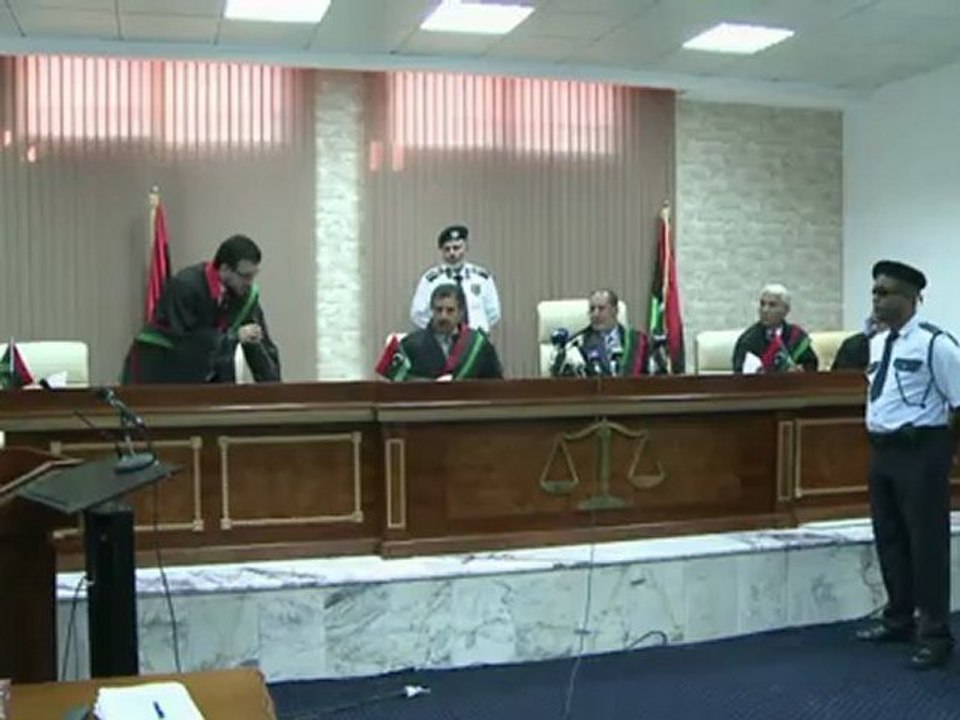 Kadhafi's ex-PM faces Libyan judges for first time