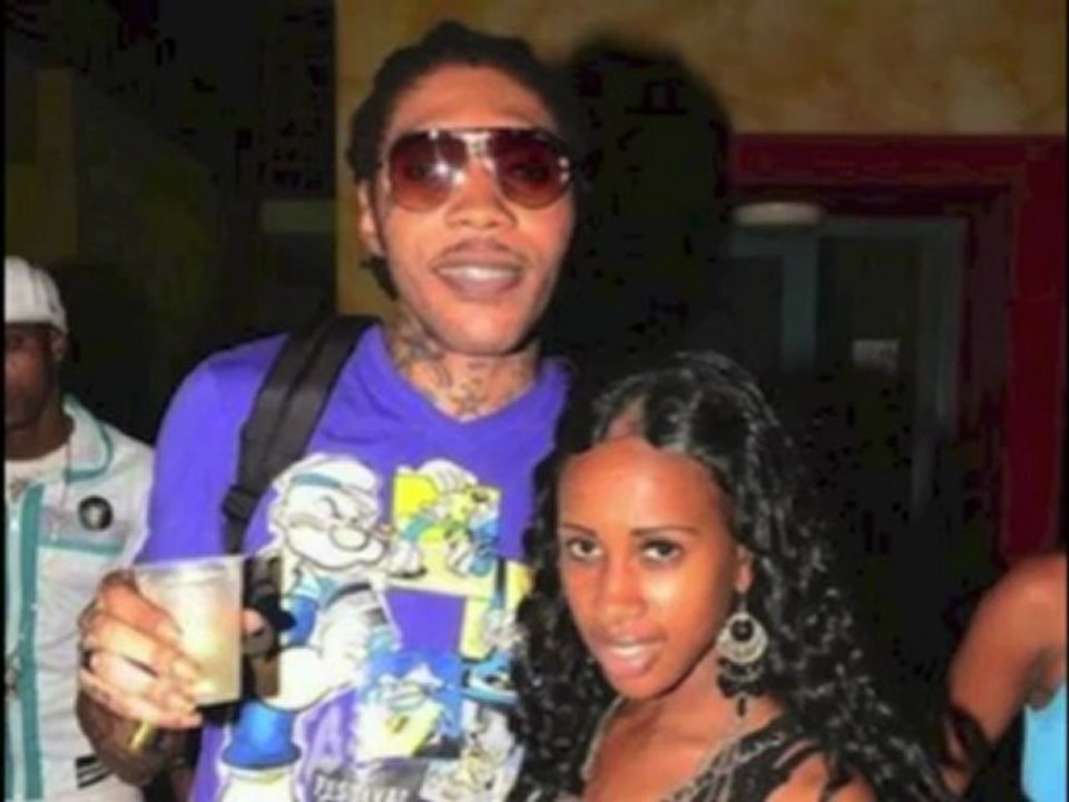 Vybz Kartel Ft Gaza Slim - Wasting Your Time [So Unique Rec] Nov 2012