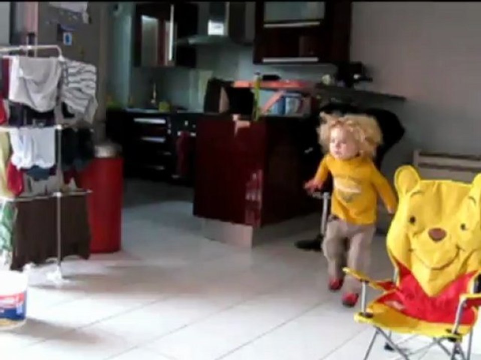 La choré d'Enzo sur Gangnam Style