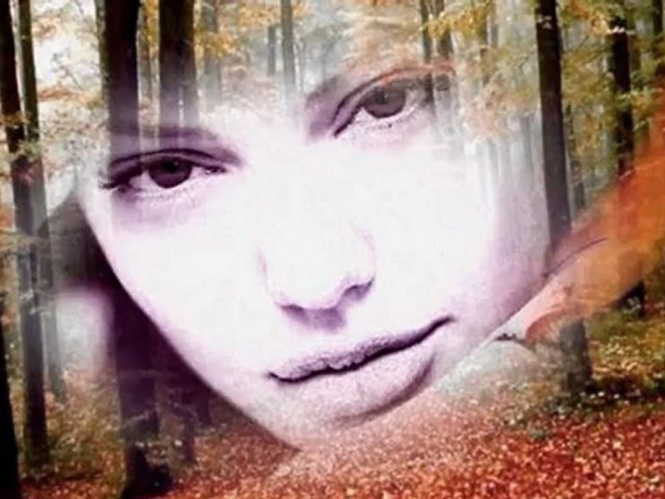 Özlem Özdil Gül Düşer Gül Üstüne