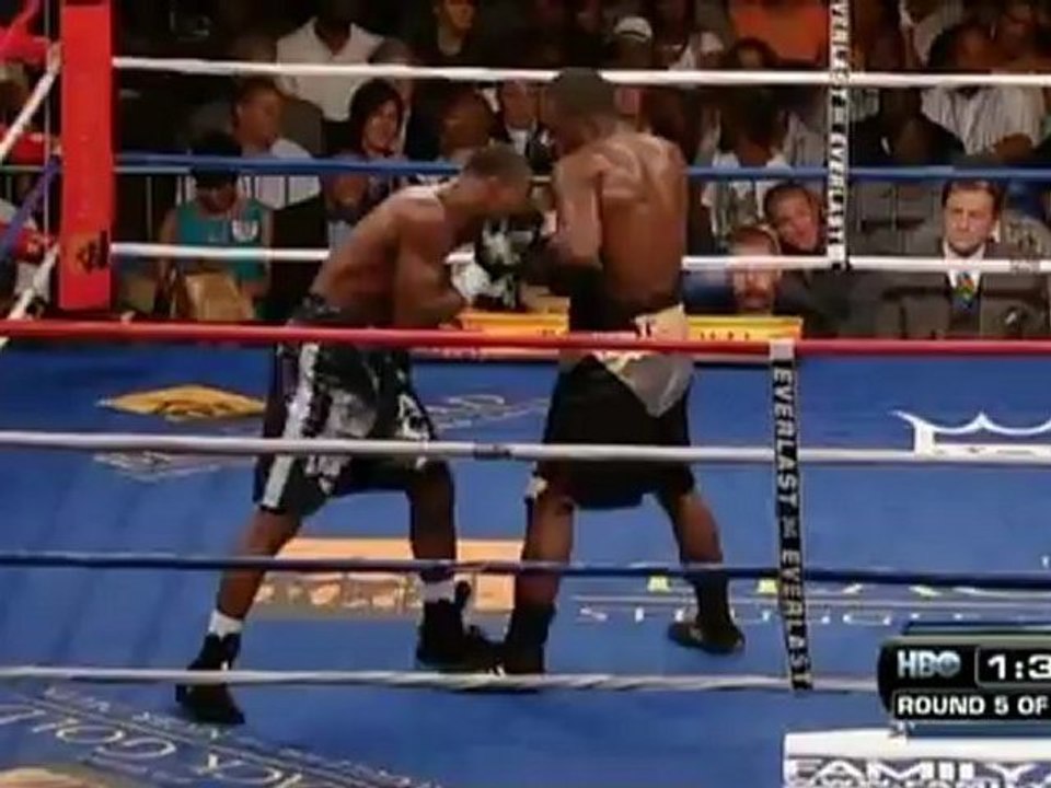 2011-06-25 Tavoris Cloud vs Yusaf Mack