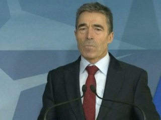 NATO's Rasmussen backs embattled U.S. Afghanistan commander
