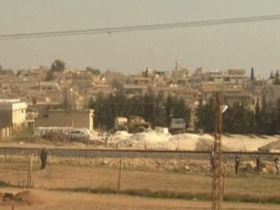 Syrian jet strikes rebel-held border town