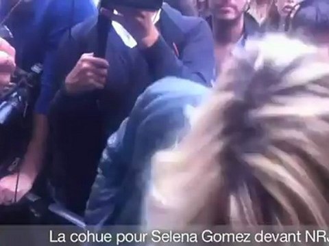 La cohue pour Selena Gomez devant NRJ - C'Cauet sur NRJ