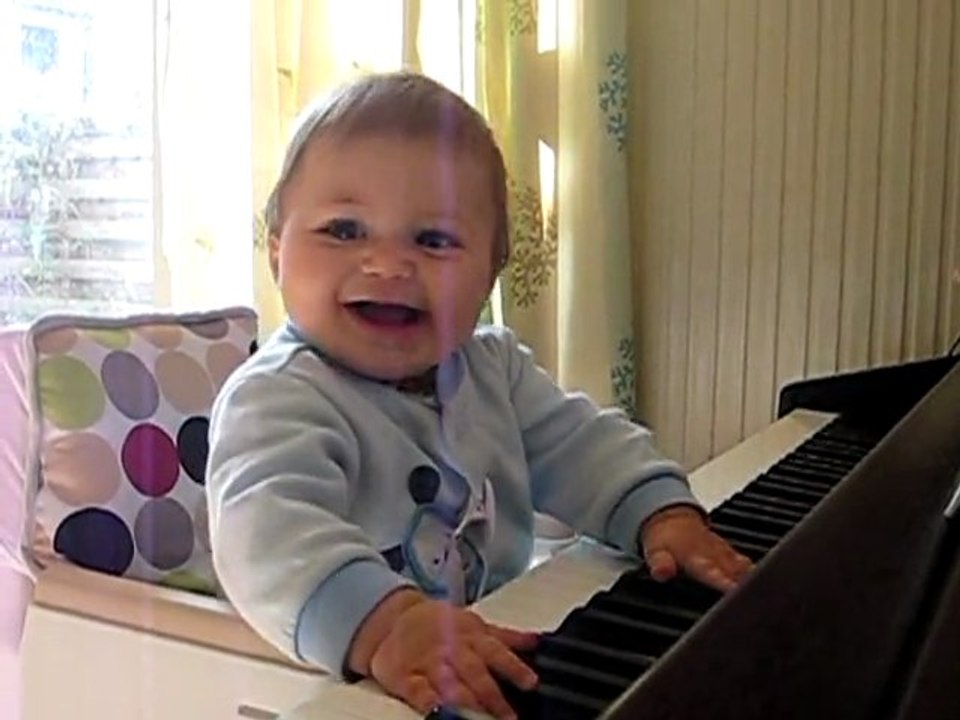 CLIP MARIE PIANO