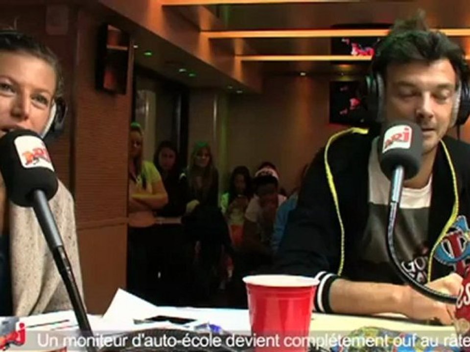 Un moniteur d'auto école devient complètement ouf au râteau time -  C'Cauet sur NRJ