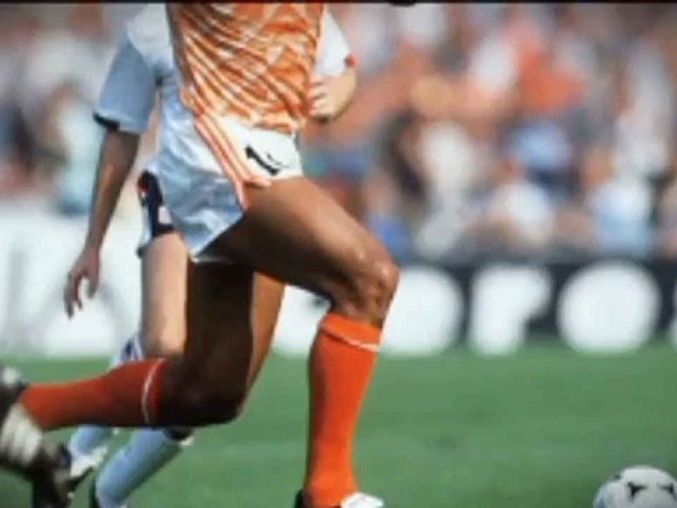 Gullit über Katar-WM: 'Hoffentlich im Winter'