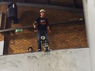 La chute en skateboard la plus courte du monde