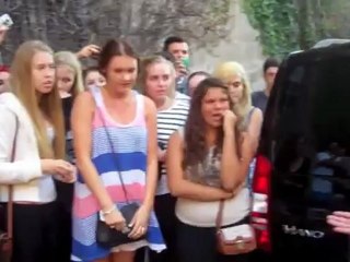 World Tour - Rihanna Fans - Featurette World Tour - Rihanna Fans (Anglais)
