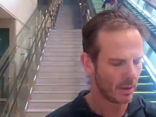 World Tour - Staying in Shape - Featurette World Tour - Staying in Shape (Anglais)