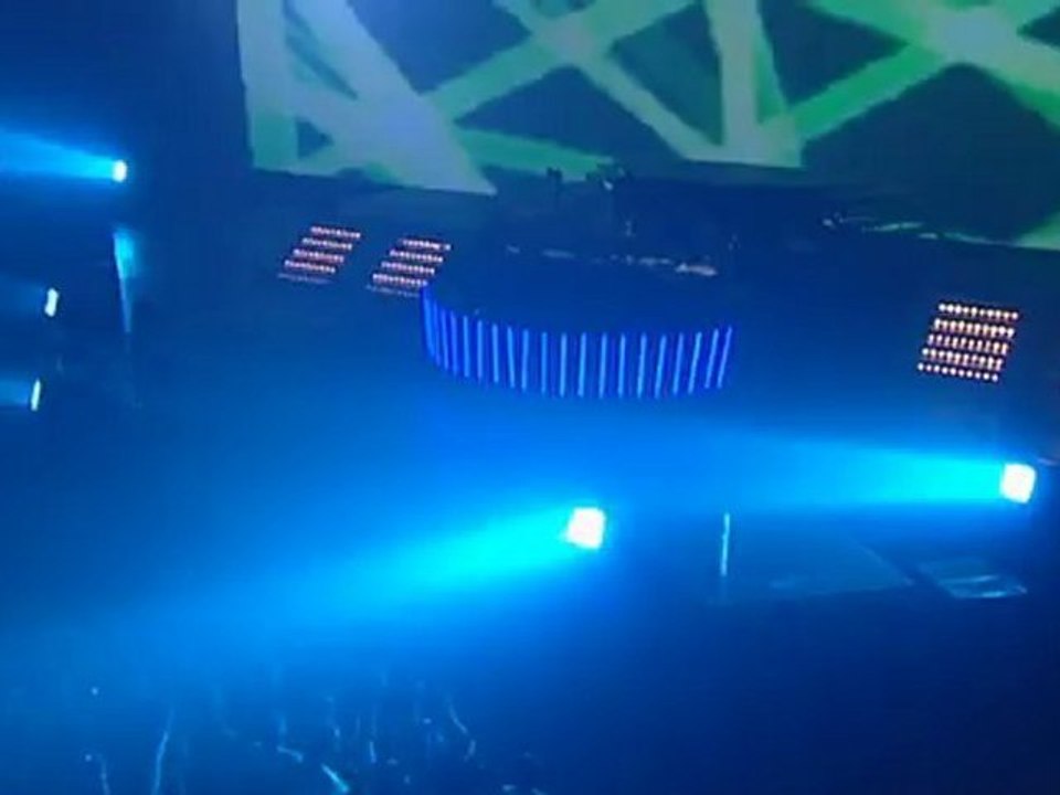 Armin Only  Ahoy 11-11-2006 (2-5)