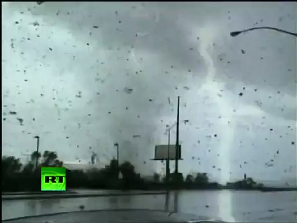 Dramatic video of tornado ripping roofs from buildings in Billings, Montana