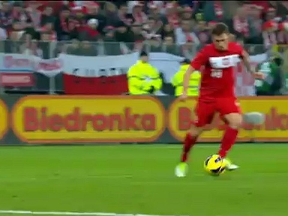 Suarez, Cavani e Caceres, la Celeste affonda la Polonia