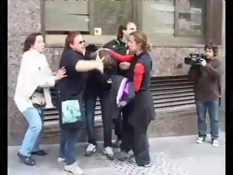 Niño de 13 años agredido por los Mossos d'Esquadra en Tarragona #14N #Mossos #huelgageneral