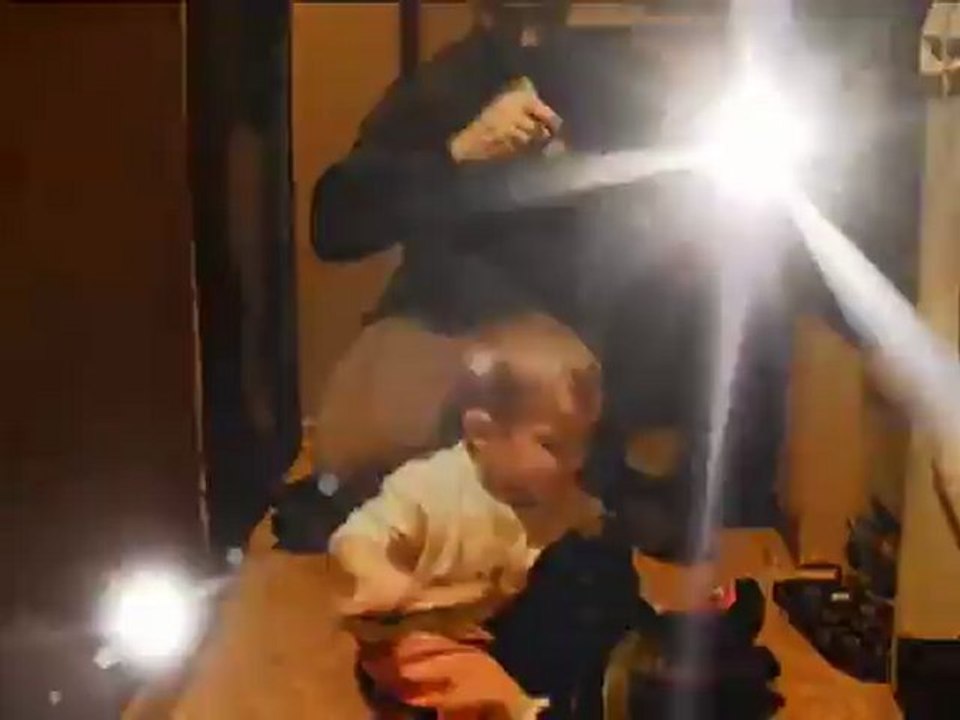 Kiwi Funny baby
