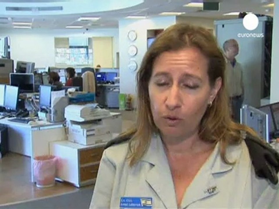 Israeli soldiers mass near Gaza border