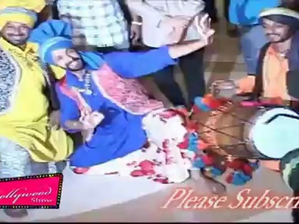 Sonakshi Does Bhangra with Sardarji